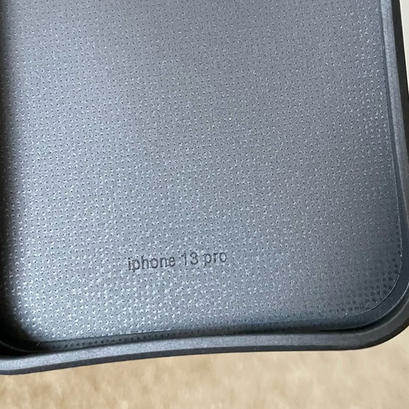 KITH iPhone 13pro Case - Picture 4 of 5